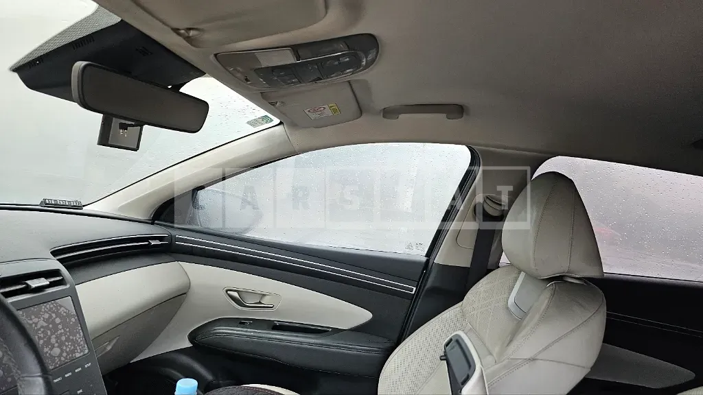 Photo 2 of 17: 2020 Hyundai Tucson Hybrid, VIN KMHJE811BMU006503 — Korean insurance auction