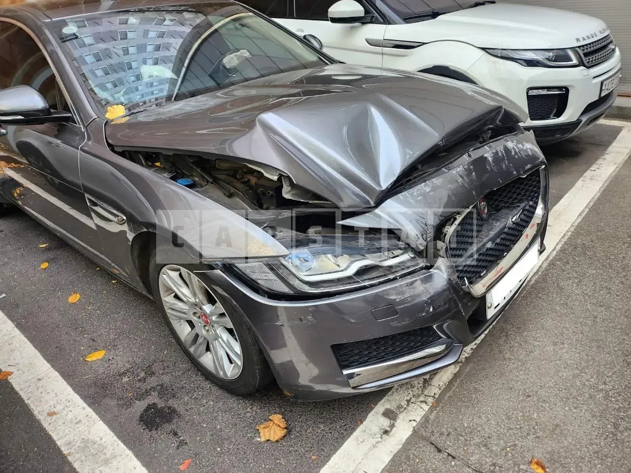 Photo 2 of 11: 2018 Jaguar XF 25T, VIN SAJBB4BX7JCY57485 — Korean insurance auction
