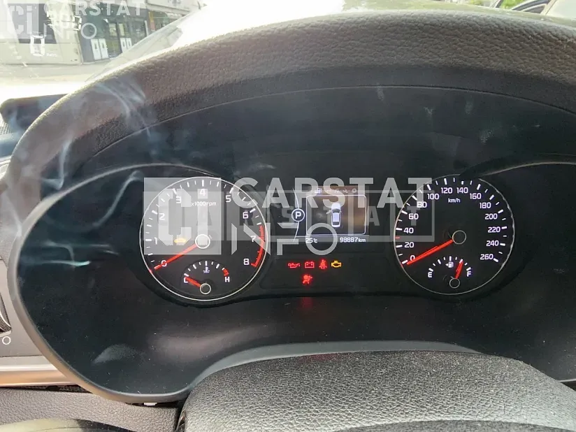 Photo 2 of 7: 2016 Kia K5 2.0 — Korean insurance auction