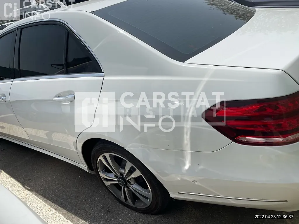 Photo 2 of 17: 2015 Mercedes-Benz E220 CDI, VIN WDDHF0CB8GB208162 — Korean insurance auction