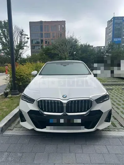 Photo 1 of 23: 2025 BMW 520i — Korean insurance auction