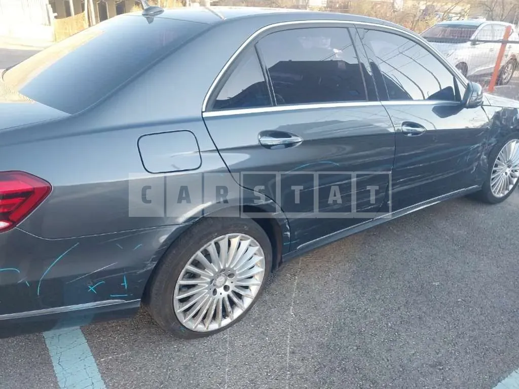 Photo 2 of 15: 2015 Mercedes-Benz E300 — Korean insurance auction