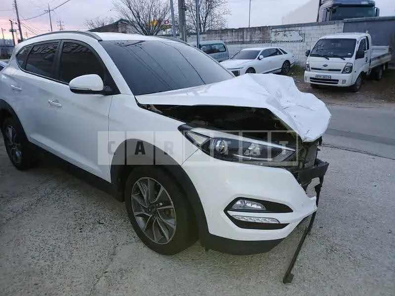 Photo 2 of 25: 2017 Hyundai Tucson, VIN KMHJ381ADJU541118 — Korean insurance auction