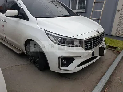 Photo 1 of 17: 2018 Kia Carnival 9-Seater, VIN KNAMB81ABKS449269 — Korean insurance auction