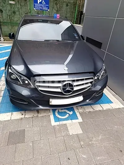 Photo 1 of 46: 2016 Mercedes-Benz E220 CDI, VIN WDDHF0CB6GB203476 — Korean insurance auction