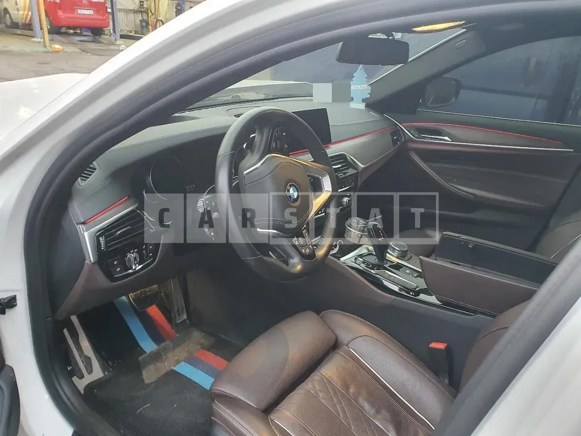 Photo 2 of 31: 2018 BMW 530i xDrive, VIN WBAJD9107JWC12274 — Korean insurance auction