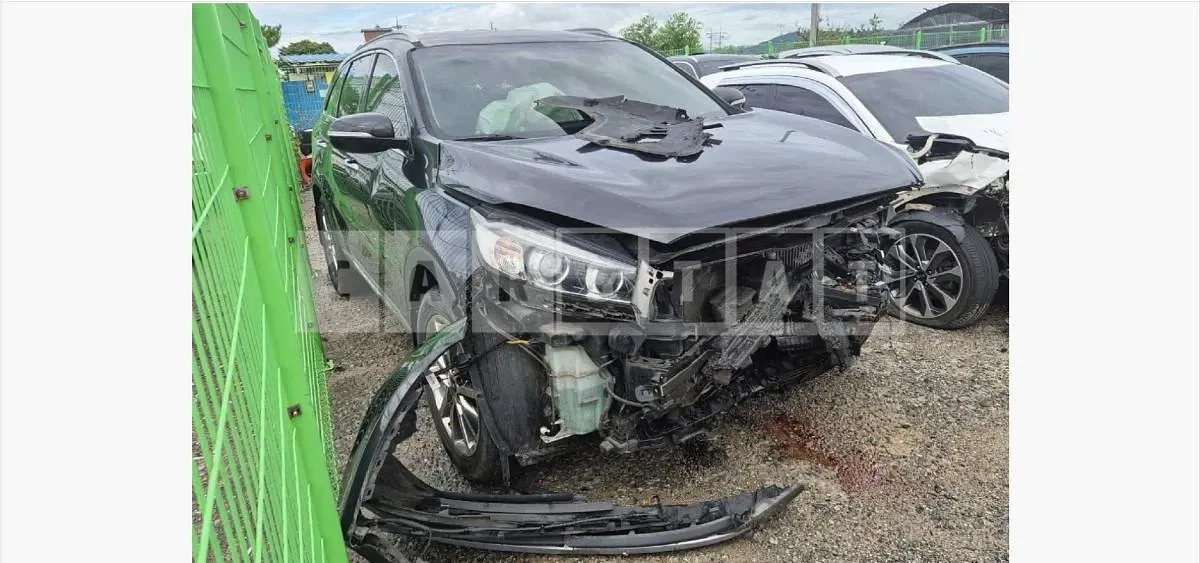 Photo 2 of 6: 2015 Kia Sorento 2.2 (4WD) — Korean insurance auction