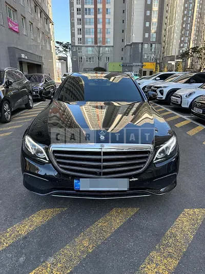 Photo 1 of 22: 2018 Mercedes-Benz E300, VIN WDDZF4JB2JA400964 — Korean insurance auction