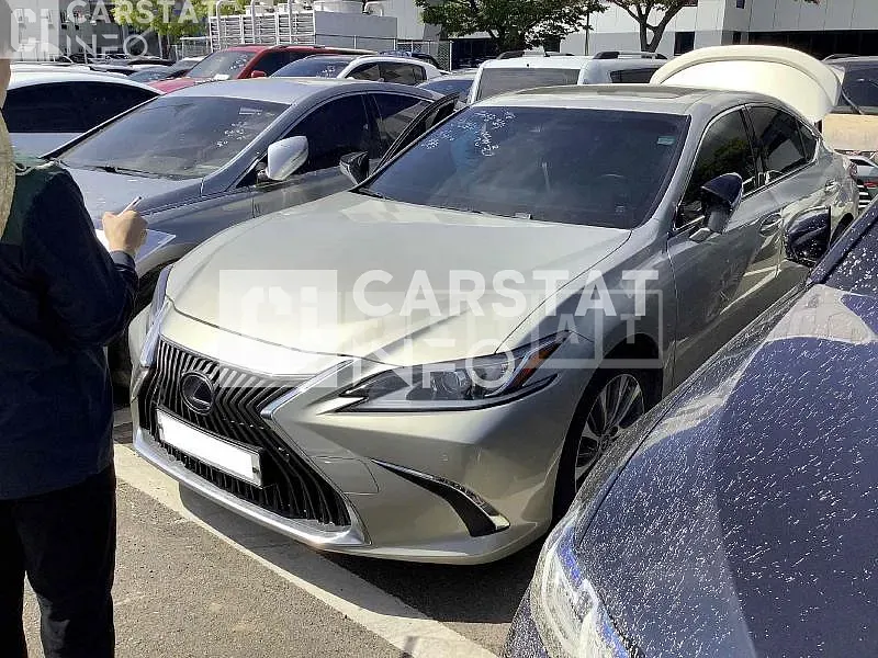Photo 2 of 5: 2018 Lexus ES300h, VIN JTHB21B16K2004672 — Korean insurance auction