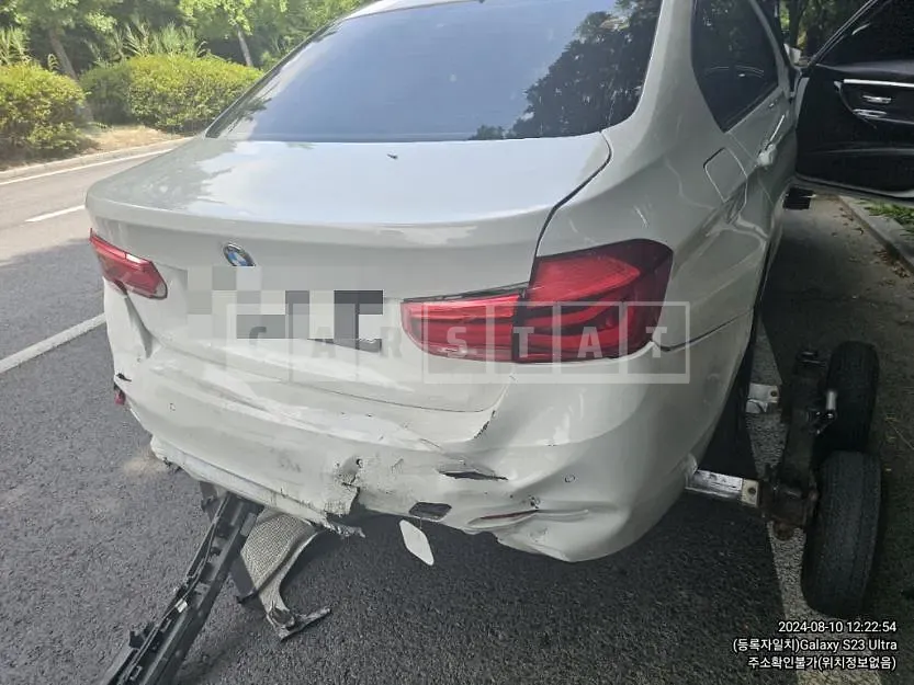 Photo 2 of 17: 2017 BMW 320d — Korean insurance auction