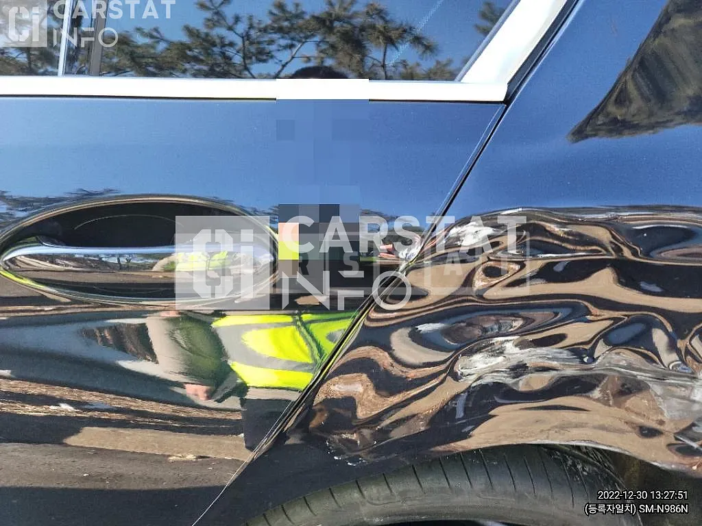 Photo 2 of 17: 2022 BMW 530i, VIN WBA71BH03NWX80640 — Korean insurance auction