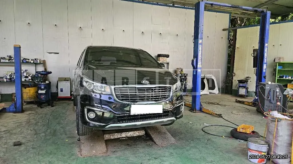 Photo 2 of 16: 2017 Kia Carnival — Korean insurance auction