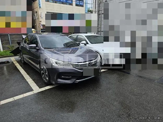 Photo 2 of 21: 2017 Honda Accord 2.4 — Korean insurance auction