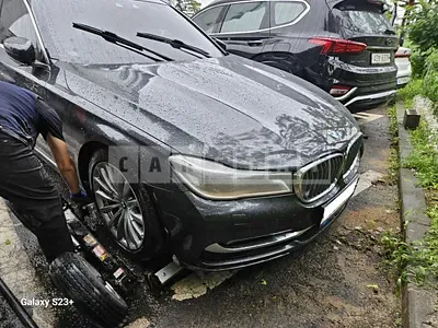 Photo 1 of 13: 2016 BMW 740Li xDrive, VIN WBA7E4101GGV04948 — Korean insurance auction