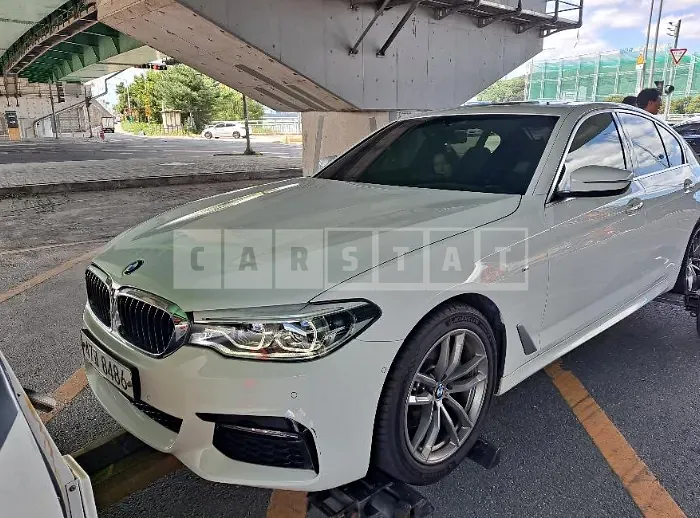 Photo 2 of 19: 2018 BMW 520d xDrive — Korean insurance auction