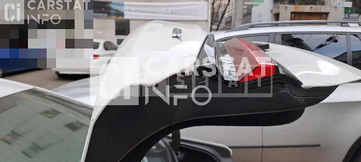 Photo 2 of 12: 2020 BMW 530i xDrive — Korean insurance auction