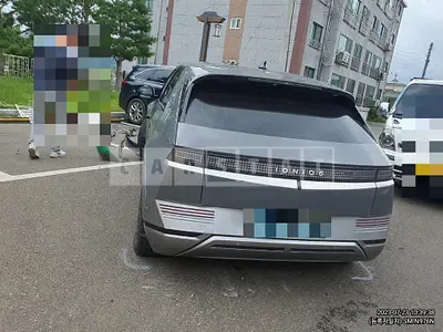 Photo 1 of 14: 2021 Hyundai IONIQ 5 Long Range, VIN KMHKR81AFNU018770 — Korean insurance auction