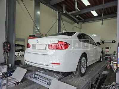 Photo 1 of 18: 2016 BMW 320i — Korean insurance auction