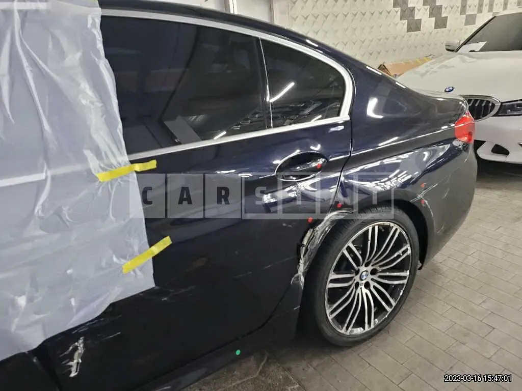 Photo 2 of 32: 2019 BMW 530i M Sport Package Plus, VIN WBAJD3103KWW28401 — Korean insurance auction