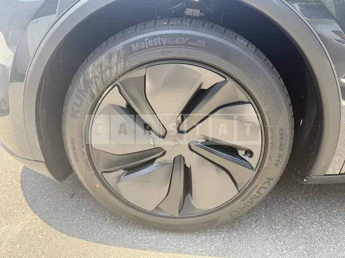 Photo 2 of 7: 2025 Tesla Model Y Long Range — Korean insurance auction