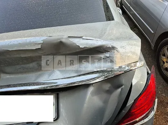 Photo 2 of 50: 2018 Mercedes-Benz E 200 — Korean insurance auction