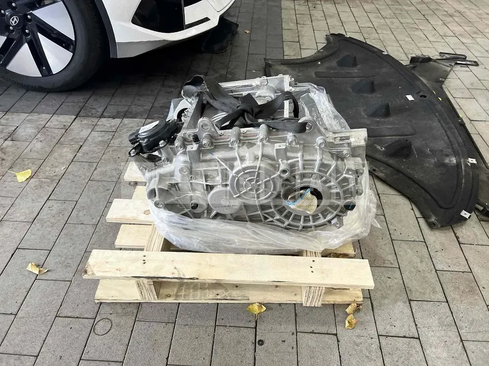 Photo 2 of 5: 2023 Hyundai Auto Parts /IONIQ 6 Motor, VIN KMHM541AFPA023541 — Korean insurance auction
