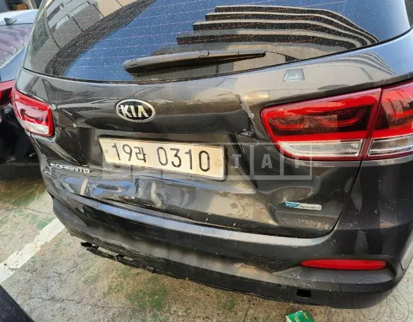 Photo 2 of 30: 2016 Kia Sorento, VIN KNAPS81ABGA123052 — Korean insurance auction