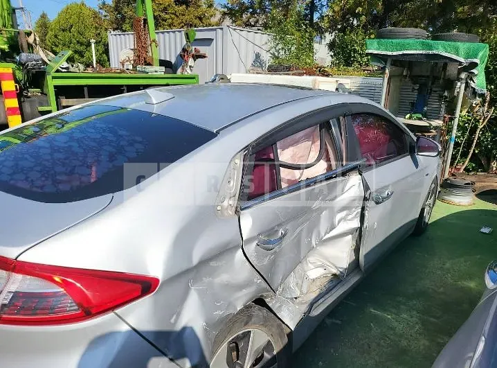 Photo 2 of 13: 2017 Hyundai IONIQ Electric, VIN KMHC051HFJU015043 — Korean insurance auction