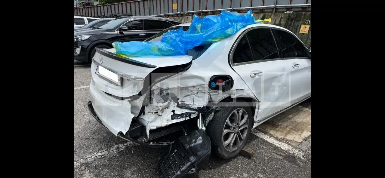 Photo 2 of 29: 2015 Mercedes-Benz C220d, VIN WDDWF0EB3GF224752 — Korean insurance auction