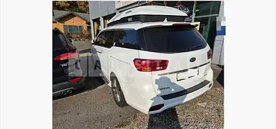 Photo 1 of 12: 2018 Kia Carnivals — Korean insurance auction