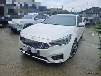 Photo 1 of 20: 2018 Kia K7 — Korean insurance auction