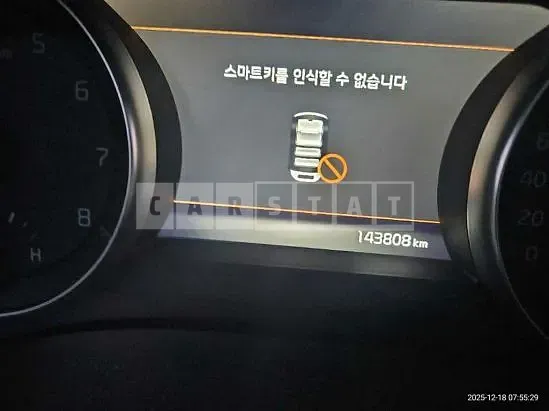 Photo 2 of 16: 2018 Kia K7, VIN KNALC411BJA121177 — Korean insurance auction