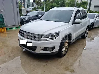 Photo 1 of 16: 2015 Volkswagen Tiguan 2.0 TDI Blue Motion, VIN WVGZZZ5NZFW526170 — Korean insurance auction