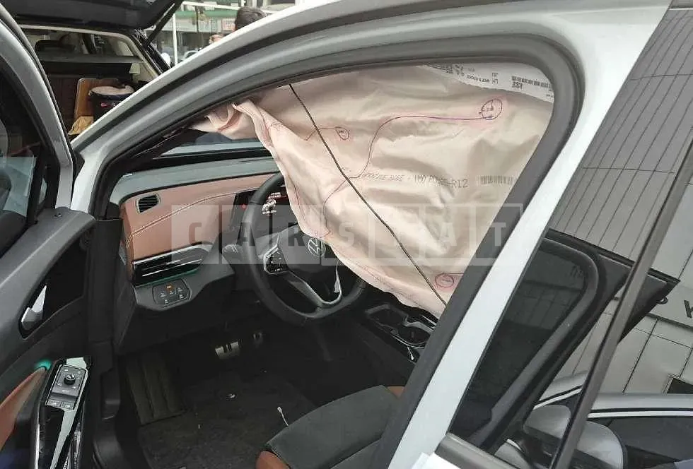 Photo 2 of 13: 2022 Volkswagen ID.4 Pro — Korean insurance auction