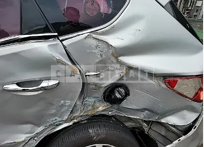 Photo 2 of 19: 2015 Hyundai Santa Fe, VIN KMHSW81UBFU402087 — Korean insurance auction