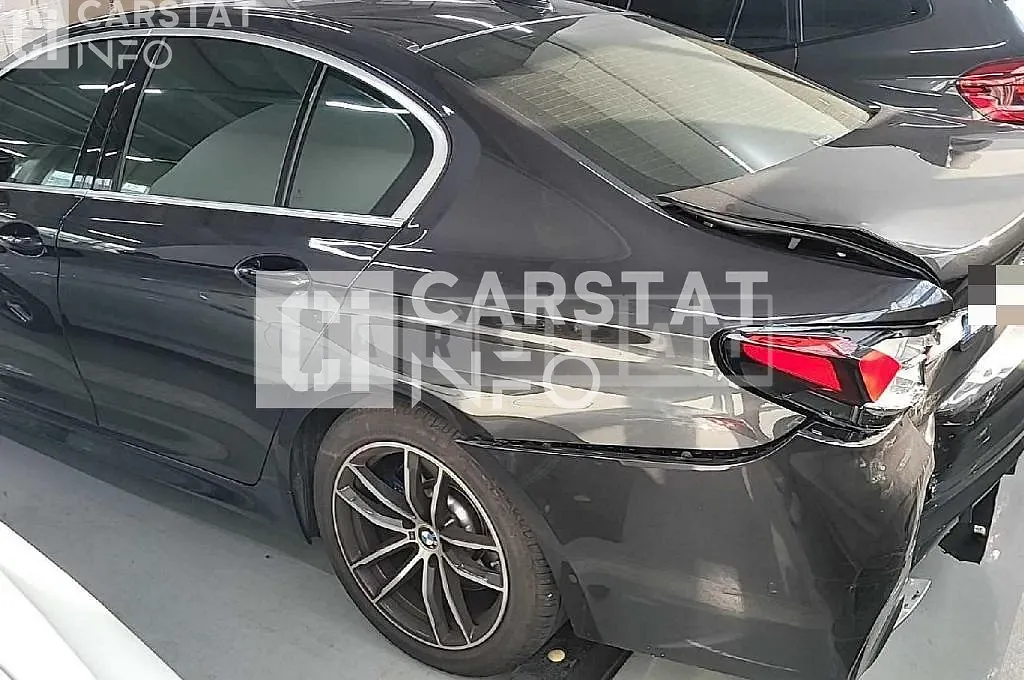 Photo 2 of 29: 2021 BMW 520i, VIN WBA11BH07MWX25953 — Korean insurance auction