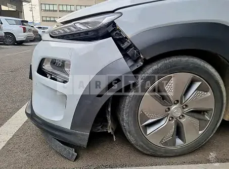 Photo 2 of 9: 2019 Hyundai Kona Electric, VIN KMHK381GFKU061359 — Korean insurance auction