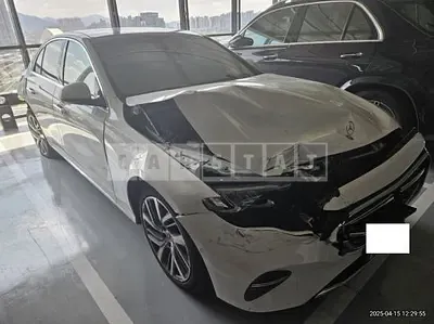 Photo 1 of 50: 2024 Mercedes-Benz E220d 4Matic — Korean insurance auction