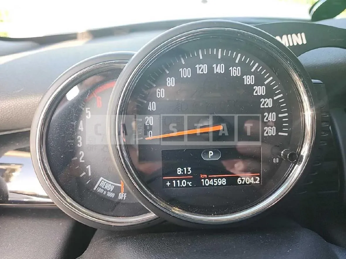 Photo 2 of 10: 2015 MINI Cooper D Five-Door — Korean insurance auction
