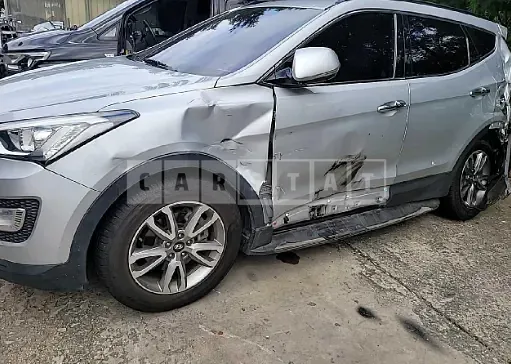 Photo 2 of 4: 2015 Hyundai Santa Fe, VIN KMHSW81UBFU352124 — Korean insurance auction