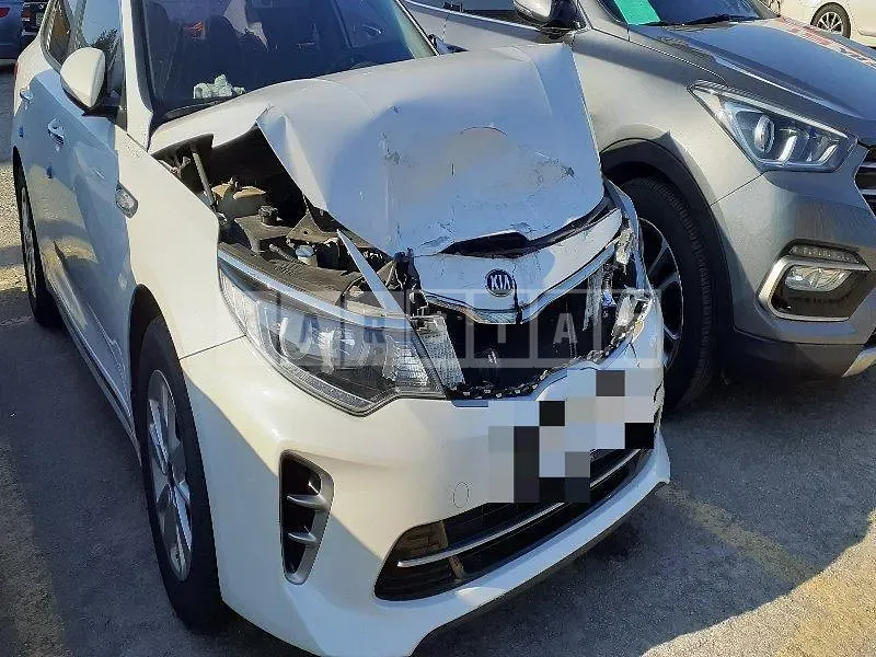 Photo 2 of 7: 2015 Kia K5 2.0(LPG) — Korean insurance auction