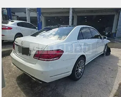 Photo 1 of 17: 2016 Mercedes-Benz E400 4Matic — Korean insurance auction