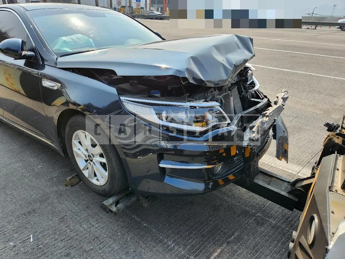 Photo 2 of 9: 2016 Kia K5 1.7 (Diesel), VIN KNAGS415GGA092587 — Korean insurance auction