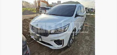 Photo 1 of 9: 2018 Kia Carnival Limousine — Korean insurance auction