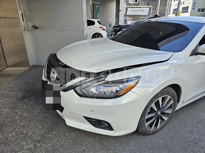 Photo 2 of 17: 2018 Nissan Altima 2.5 — Korean insurance auction