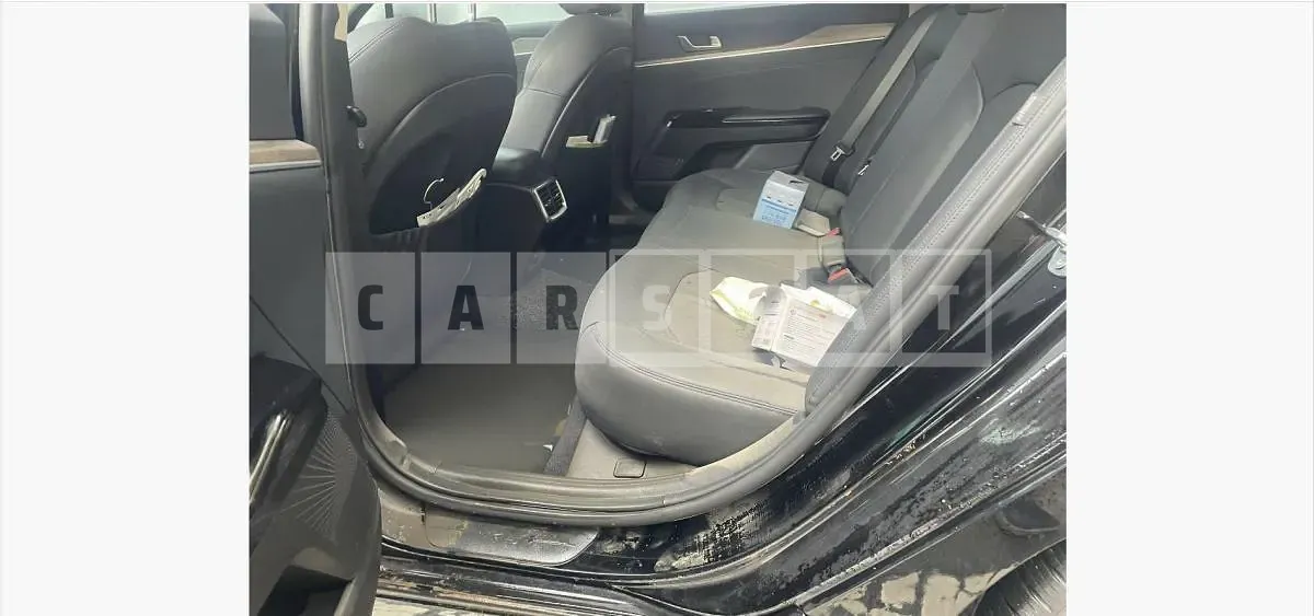 Photo 2 of 16: 2020 Kia K5 — Korean insurance auction
