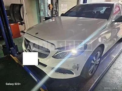 Photo 1 of 12: 2018 Mercedes-Benz C 200 — Korean insurance auction