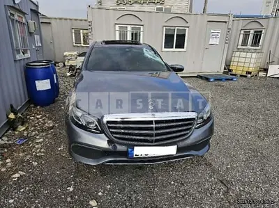 Photo 1 of 36: 2018 Mercedes-Benz E 300 4Matic, VIN WDDZF4KB2JA320286 — Korean insurance auction