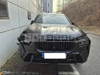 2025 BMW X7 xDrive 40i