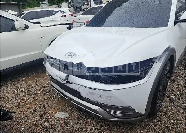 Photo 2 of 19: 2024 Hyundai Modern Ionic 5, VIN KMHKR81EFRU245466 — Korean insurance auction
